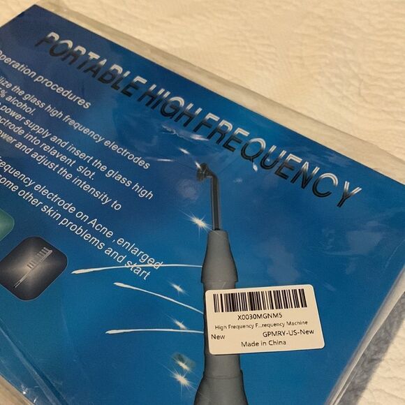 Portable high frequency. Perfect for acne, enlarged pores, and  dark cir… - Picture 12 of 13